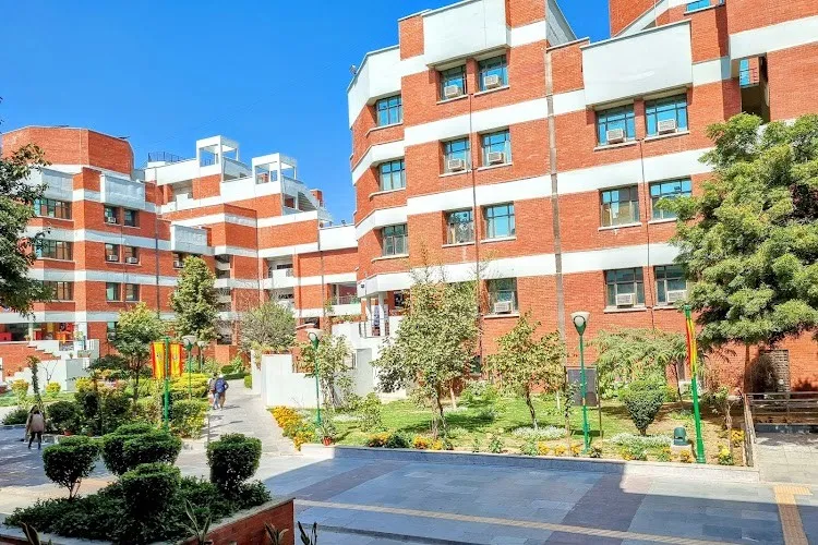 GGSIPU campus view from outside