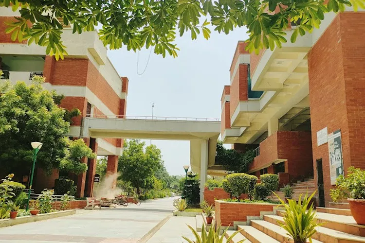 Wider views of the GGSIPU campus